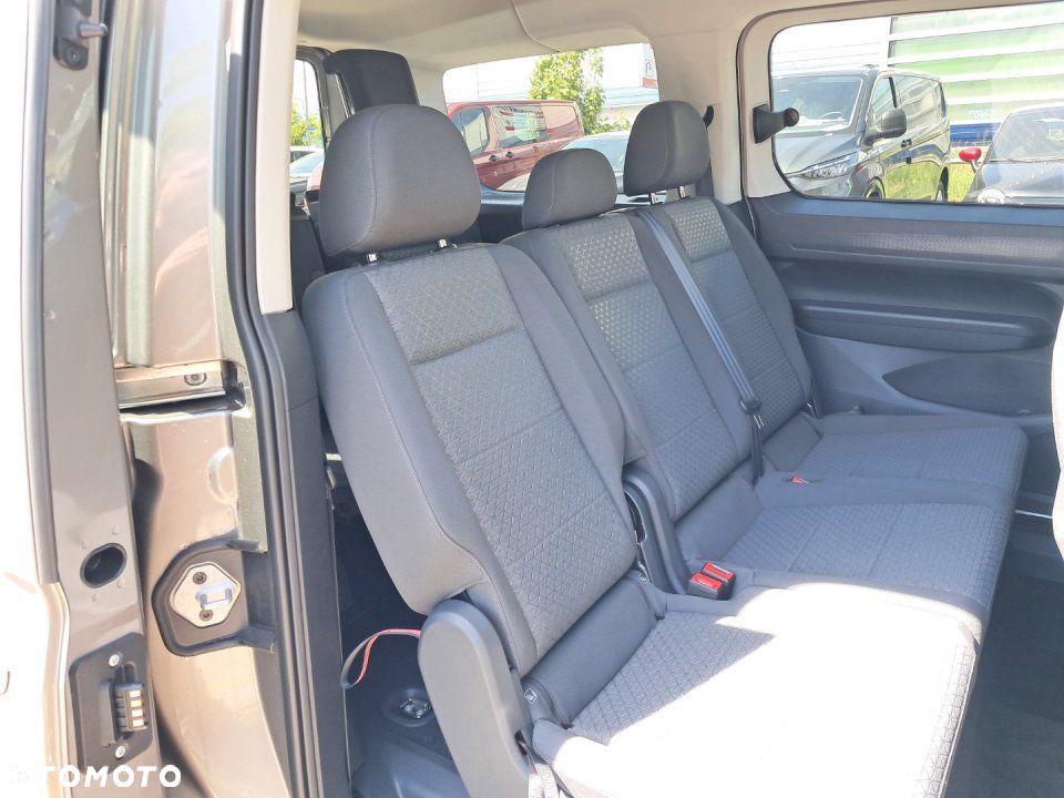 Ford Tourneo Connect - 11