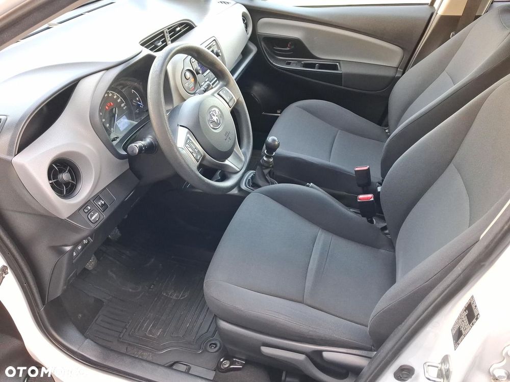 Toyota Yaris - 13