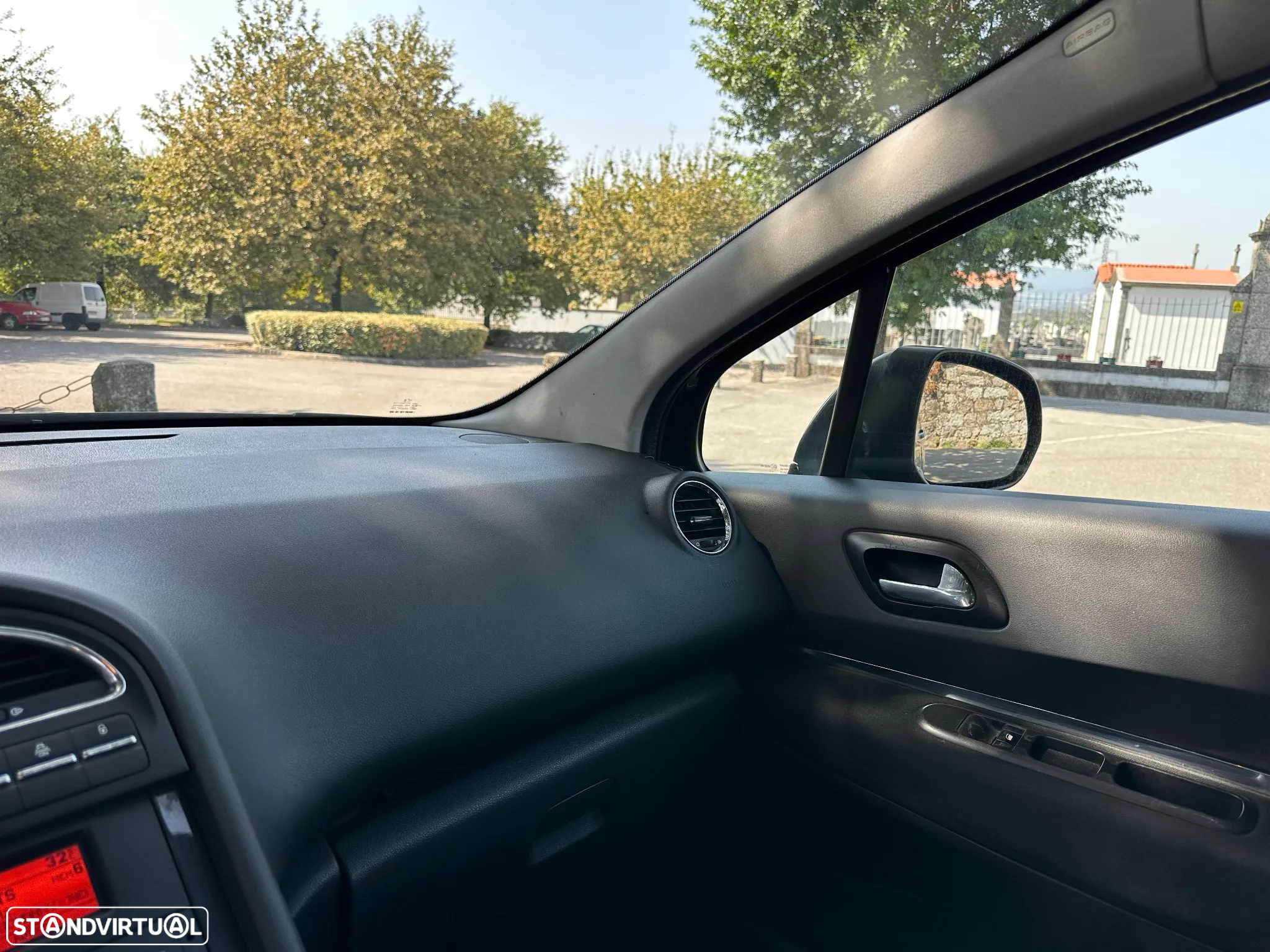 Peugeot 5008 1.6 E-HDi 7L Allure J17 CMP6 - 18