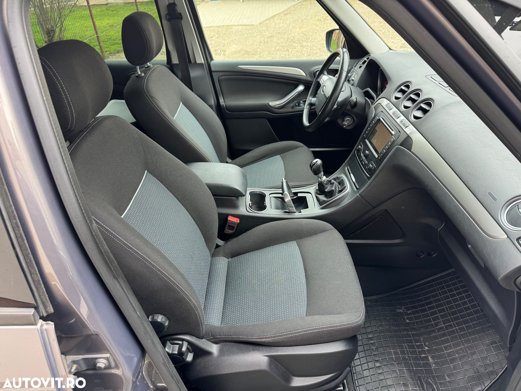 Ford Galaxy 2.0 TDCi DPF Business Edition - 12