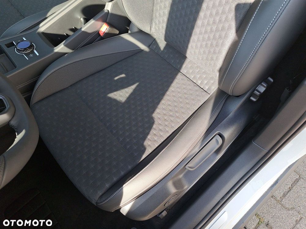 Volkswagen T-Roc - 13