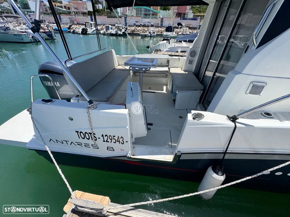 Beneteau Antares 8 - 5