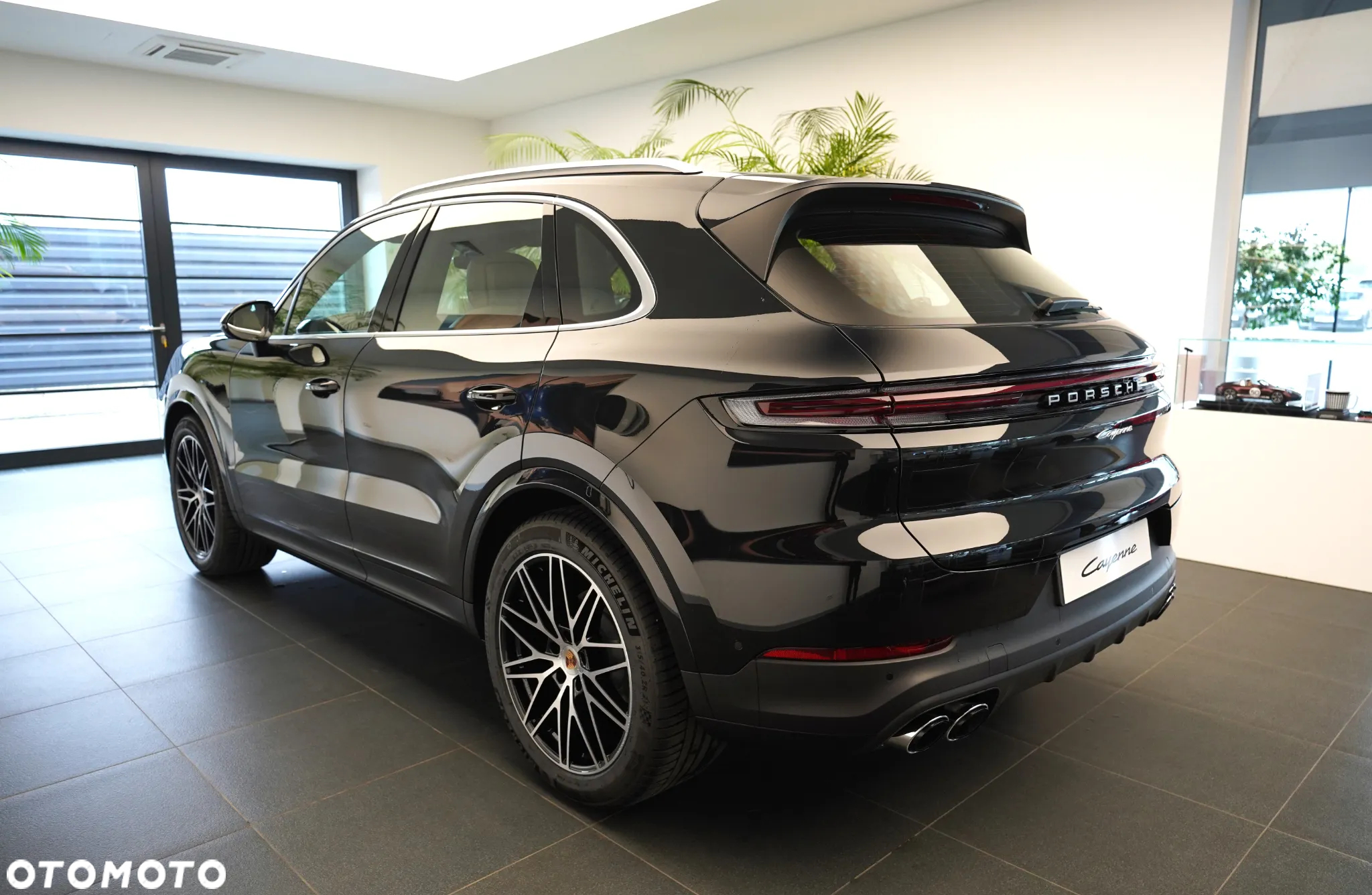Porsche Cayenne Standard - 2
