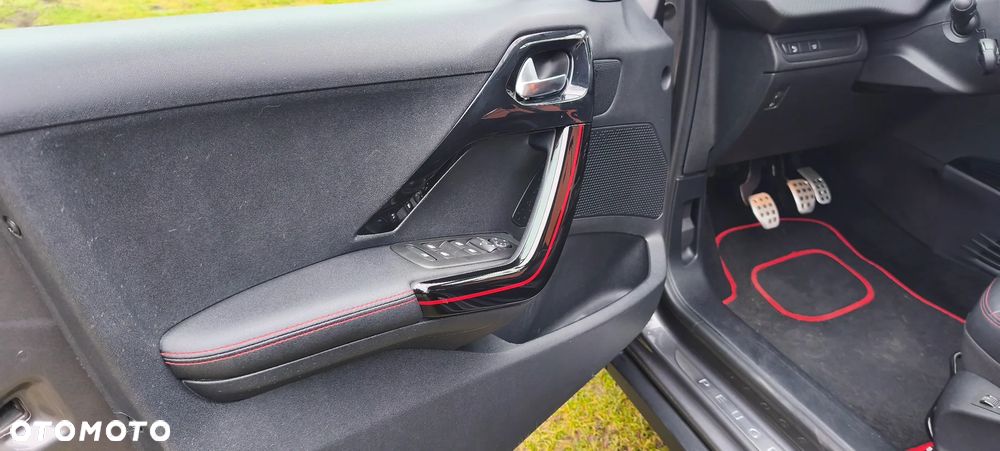 Peugeot 2008 BlueHDi FAP 120 STOP & START GT-Line Edition - 19