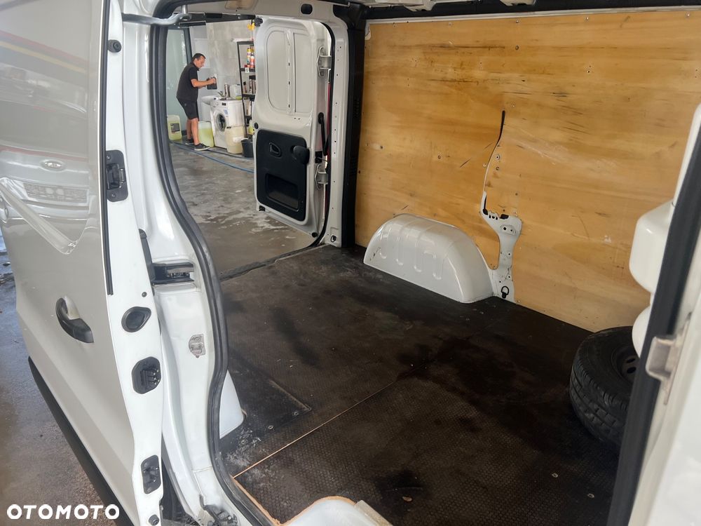 Renault Trafic - 23