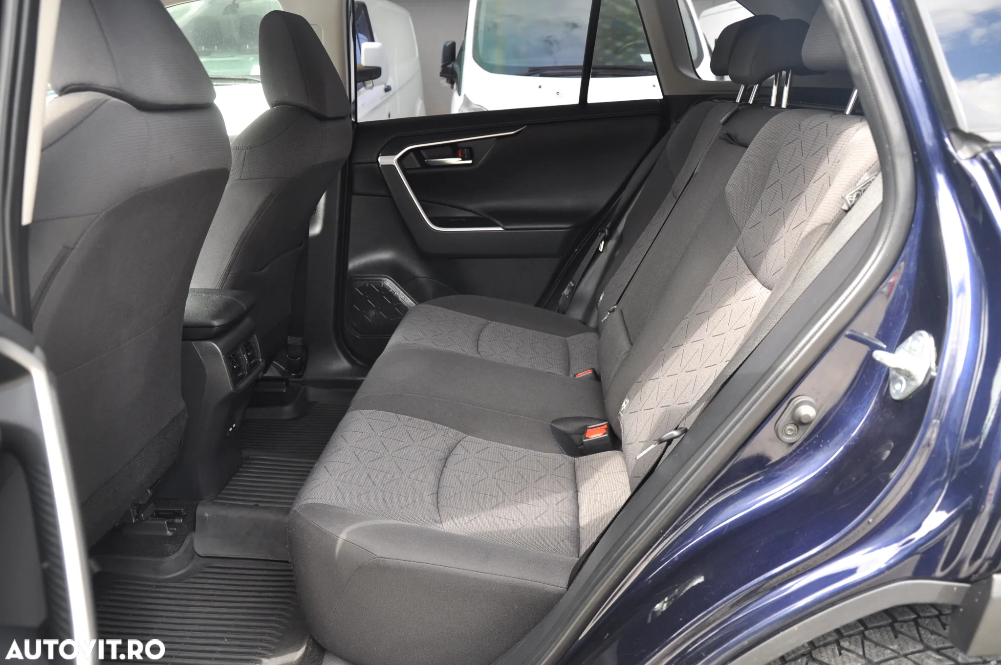 Toyota RAV4 - 12