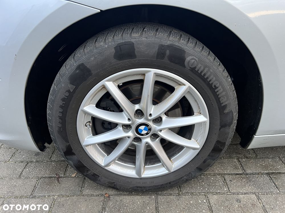 BMW Seria 2 216d - 23