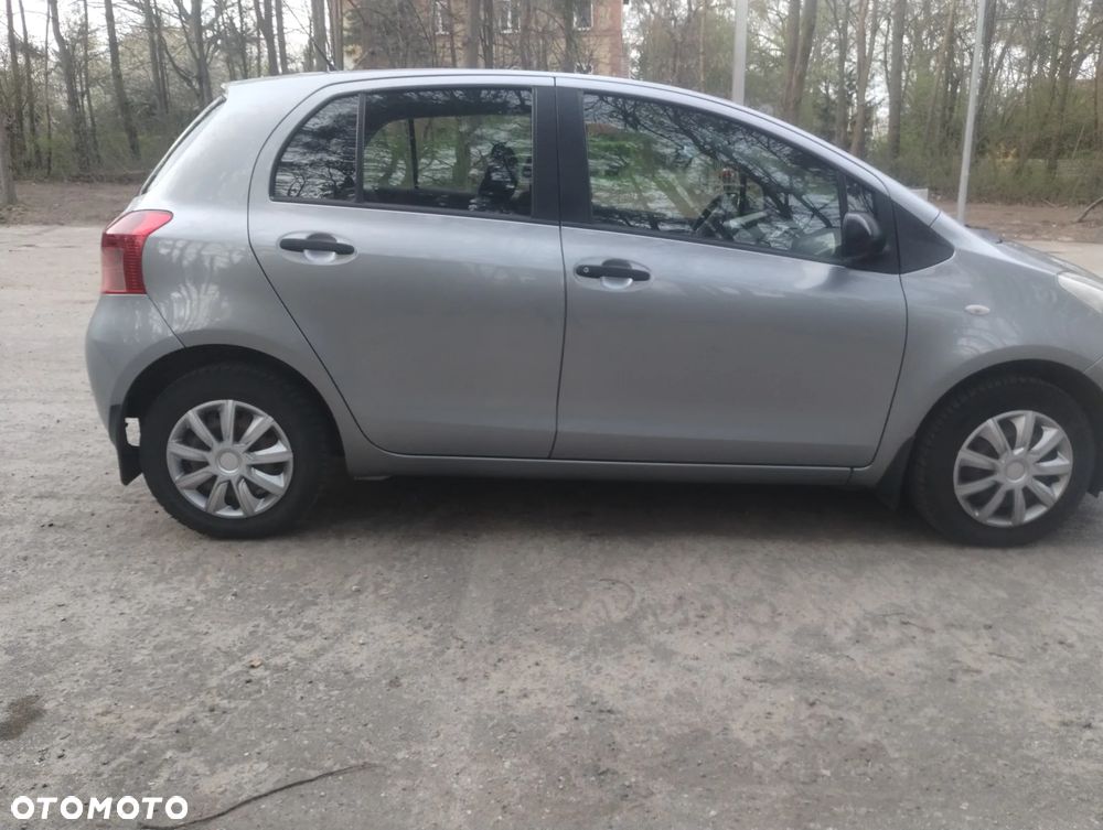 Toyota Yaris - 2