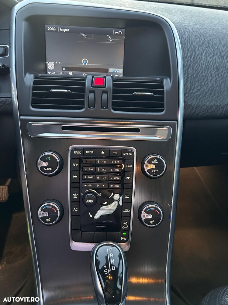 Volvo XC 60 D5 AWD Momentum - 10