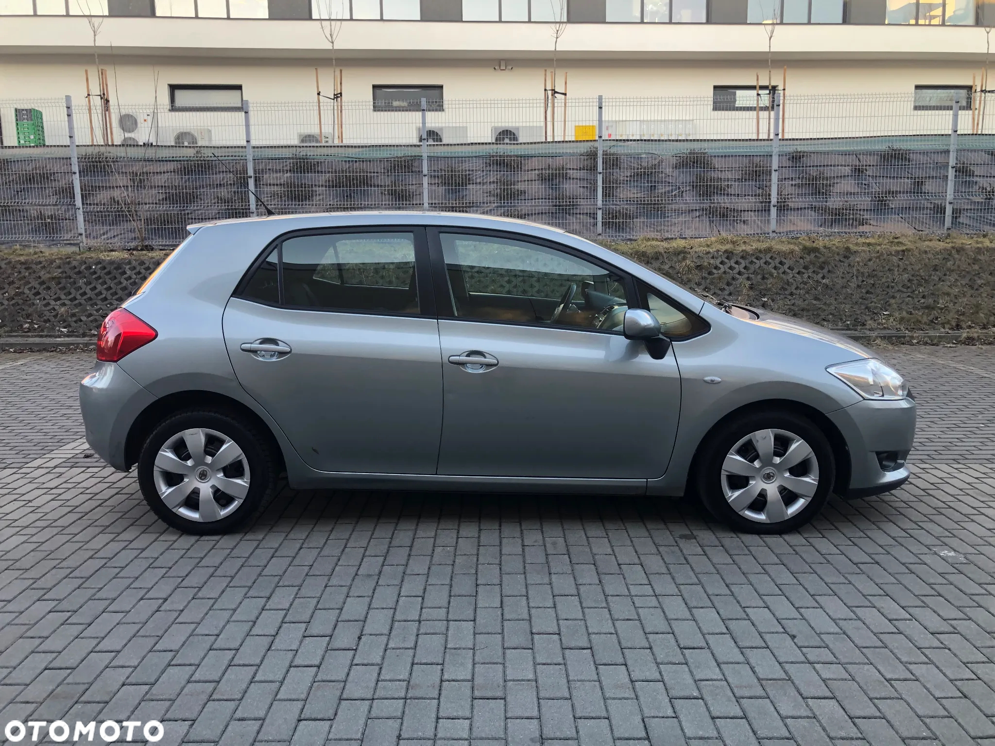 Toyota Auris 2.0 D-4D Luna - 17