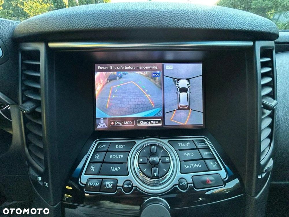 Infiniti FX - 32