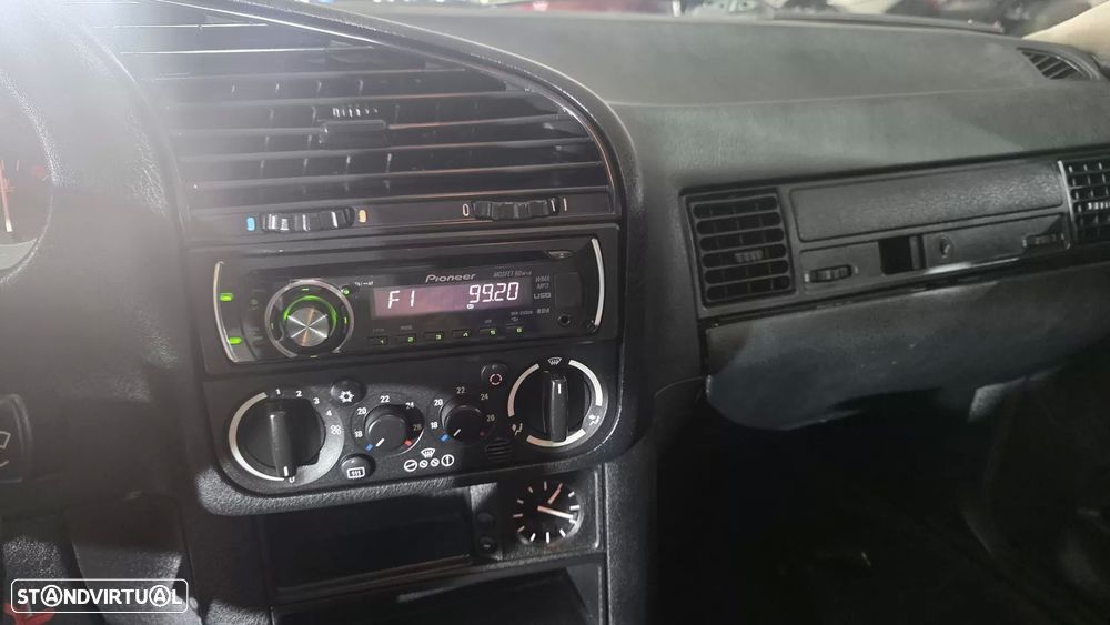 BMW 320 i Coupé M Sport - 28