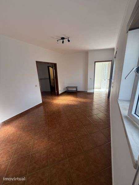Arrenda-se Moradia T2 c/Garagem - Ançã - Grande imagem: 4/8