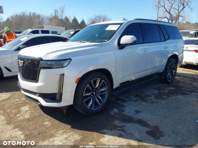 Cadillac Escalade - 1