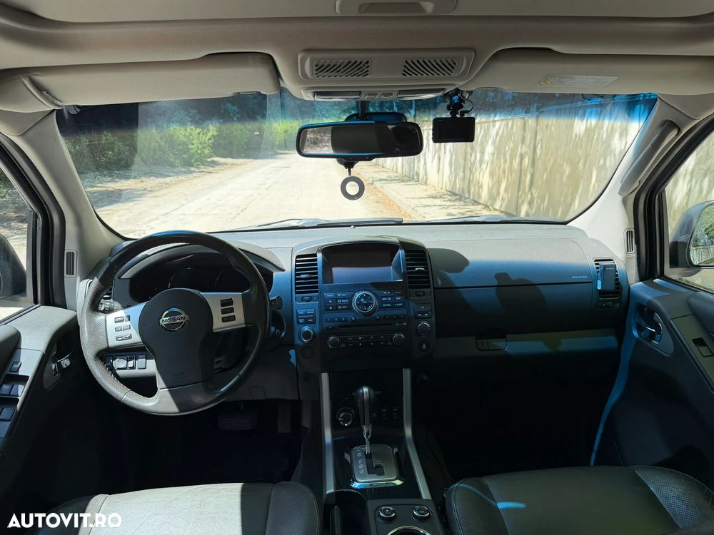 Nissan Pathfinder 2.5 dCi DPF All Mode 4X4 SE Aut. - 25