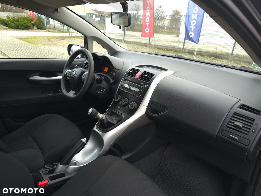 Toyota Auris 1.4 D-4D 2010 - 16