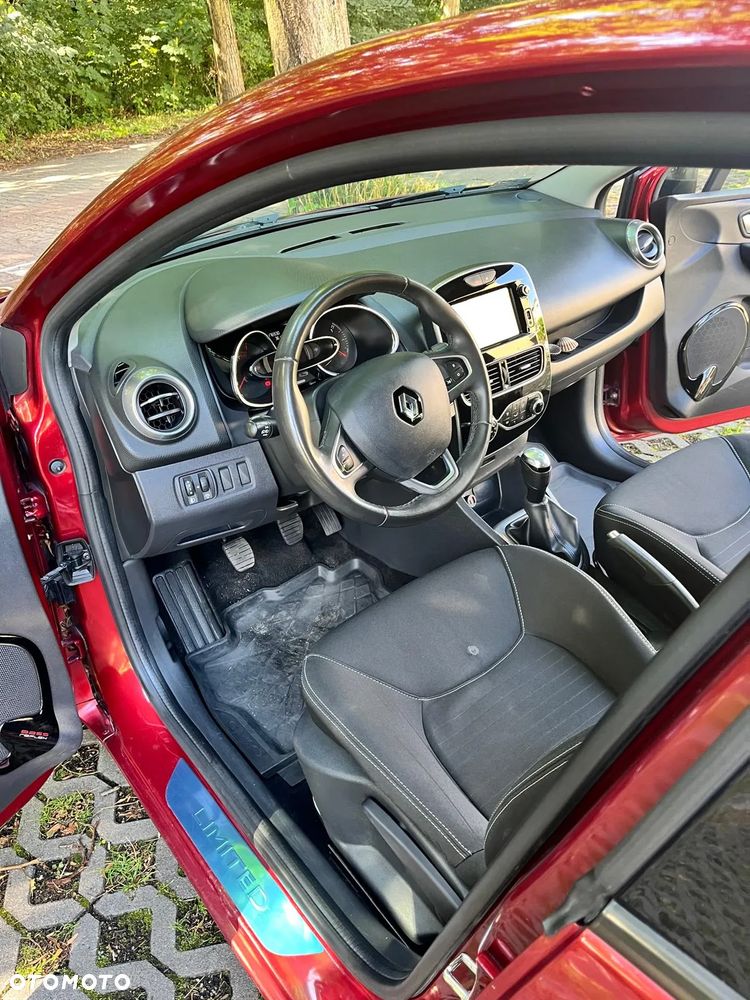 Renault Clio - 10