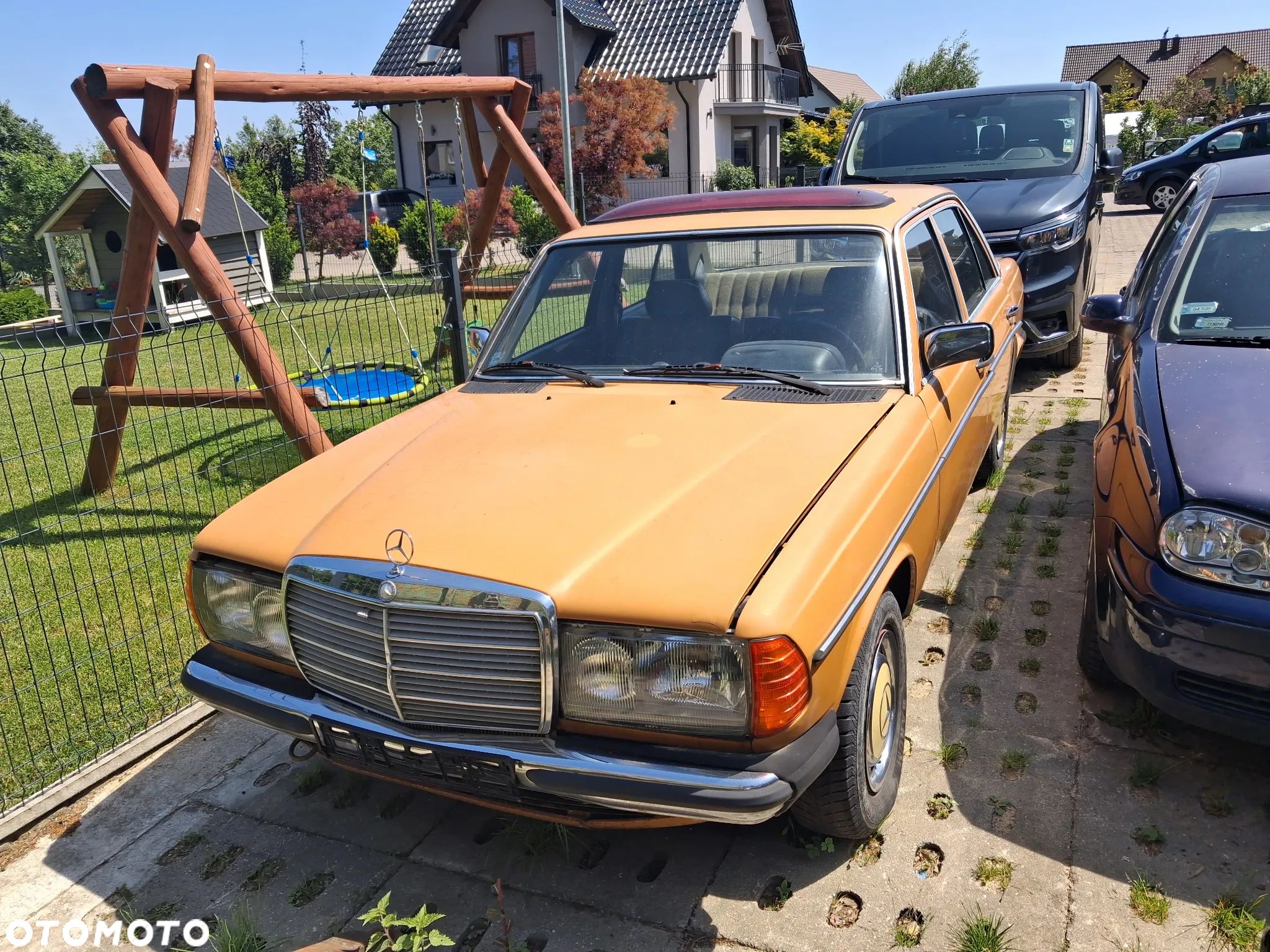 Mercedes-Benz W123 - 1