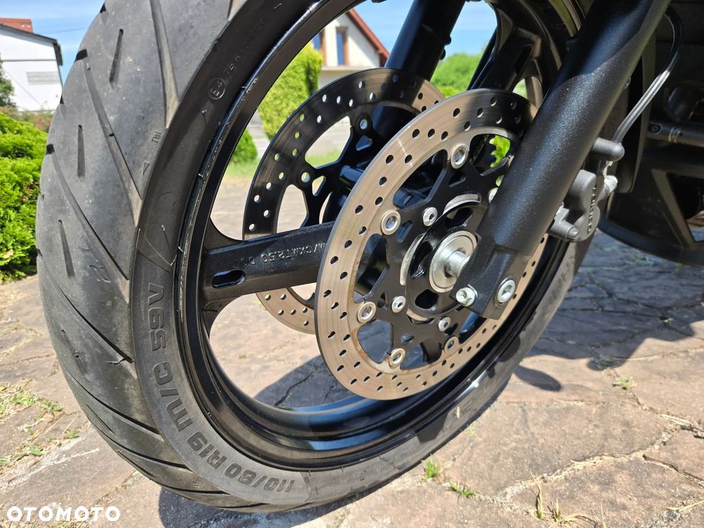Suzuki V-STROM - 18