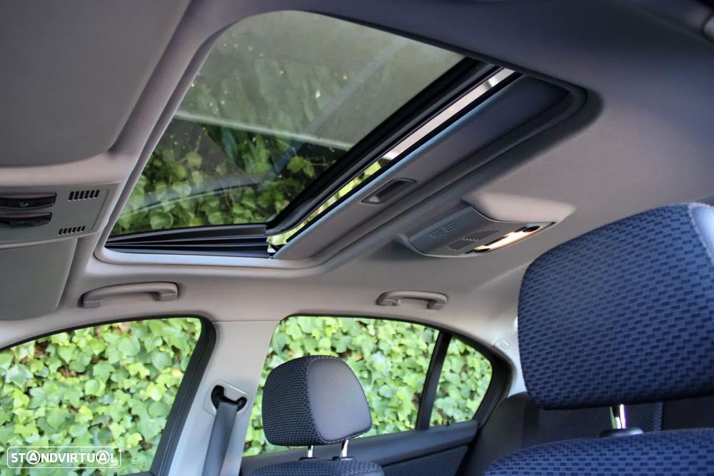 BMW 320 i Navigation - 16