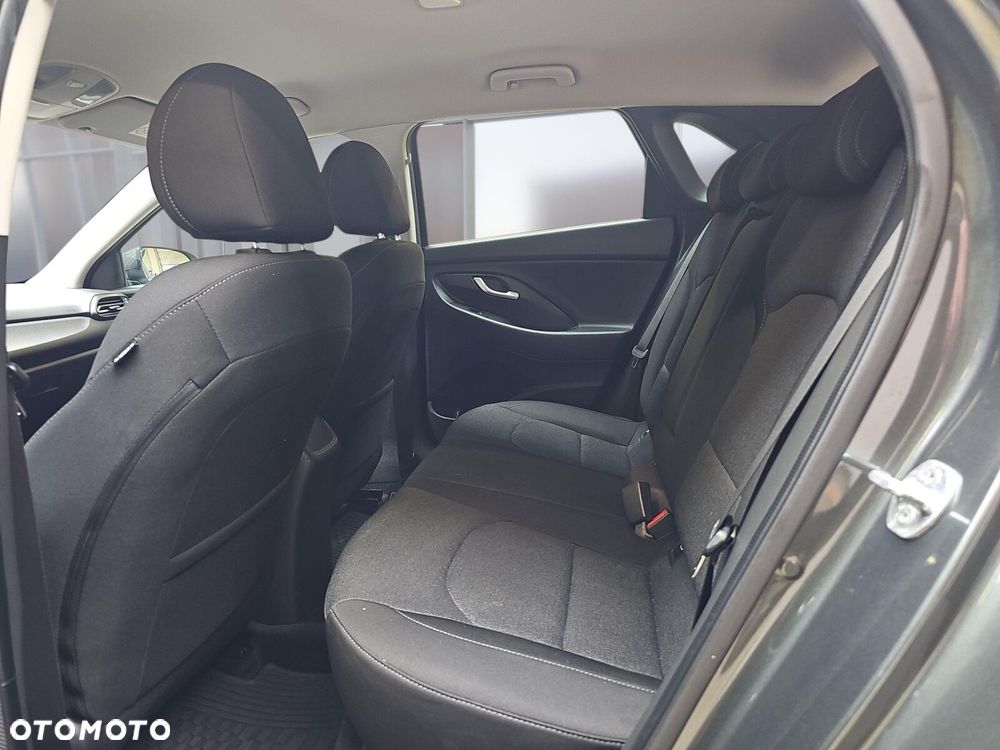 Hyundai i30 1.5 T-GDI 48V Comfort DCT - 10