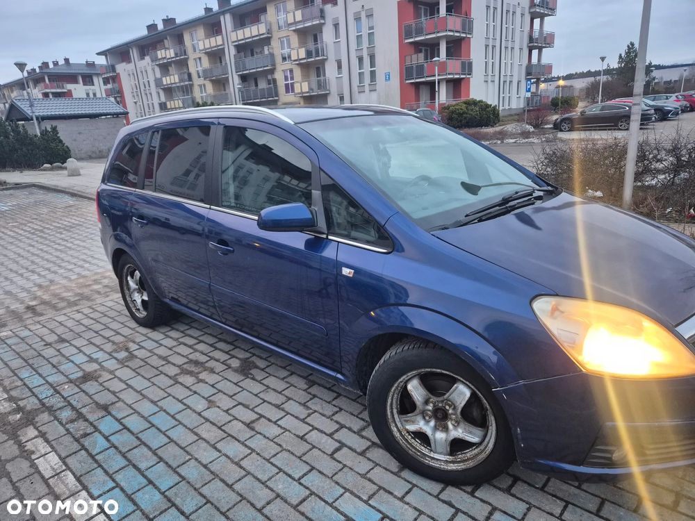 Opel Zafira 1.8 Easytronic Cosmo - 3