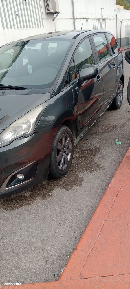 Peugeot 5008 2014 photo 4