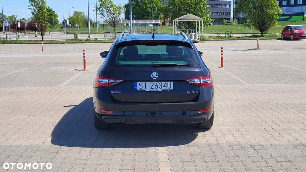 Skoda Superb 2.0 TDI DSG L&K - 13