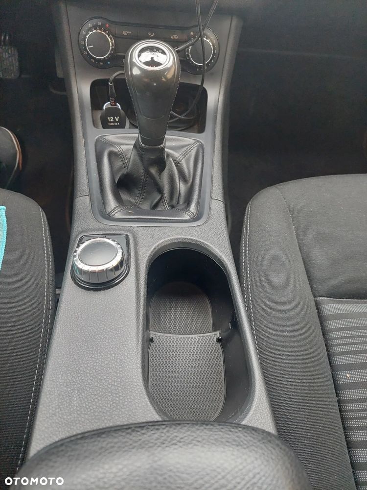 Mercedes-Benz Klasa B 180 d BlueEFFICIENCY Edition Style - 18