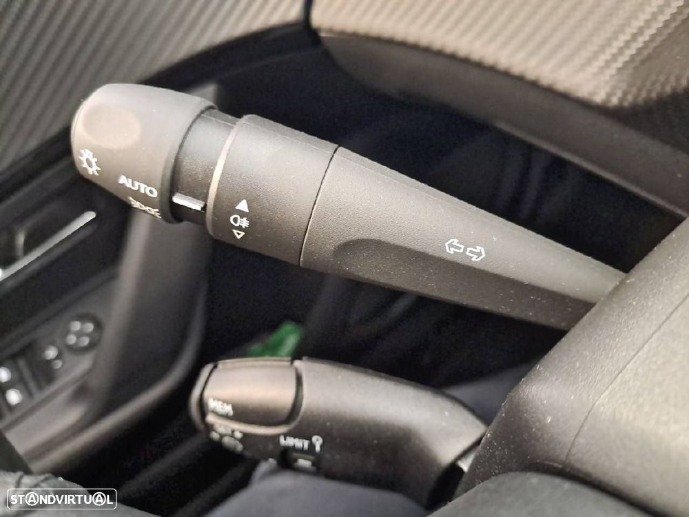 Peugeot 2008 1.2 PureTech Style - 13