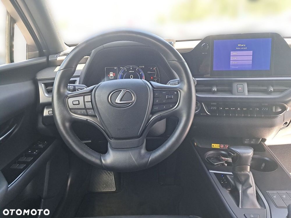 Lexus UX - 12
