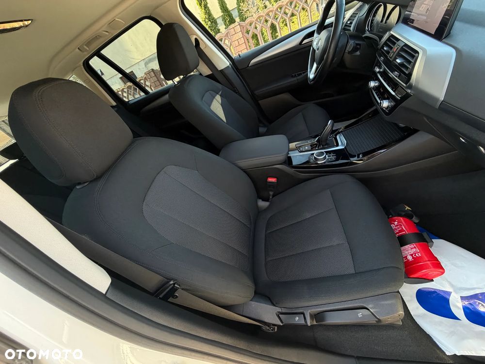 BMW X3 xDrive20d MHEV Advantage - 12