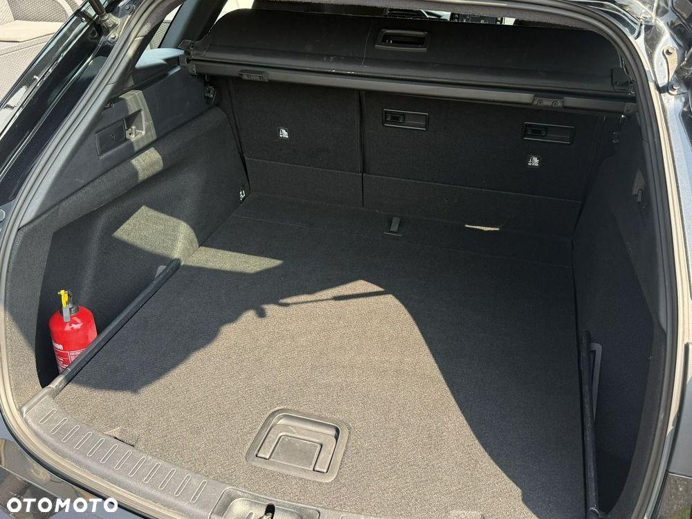 Toyota Corolla 1.8 Hybrid Comfort - 37