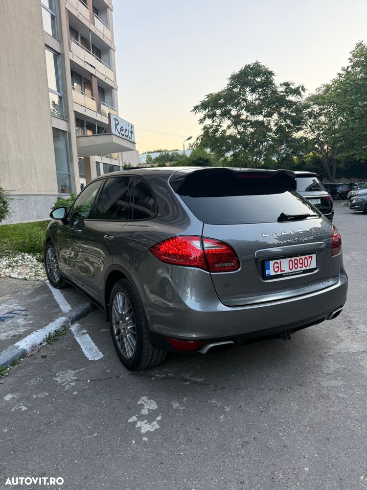 Porsche Cayenne - 7