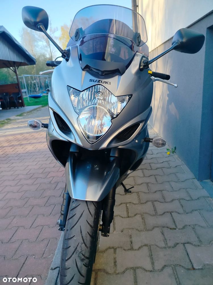 Suzuki GSX - 3