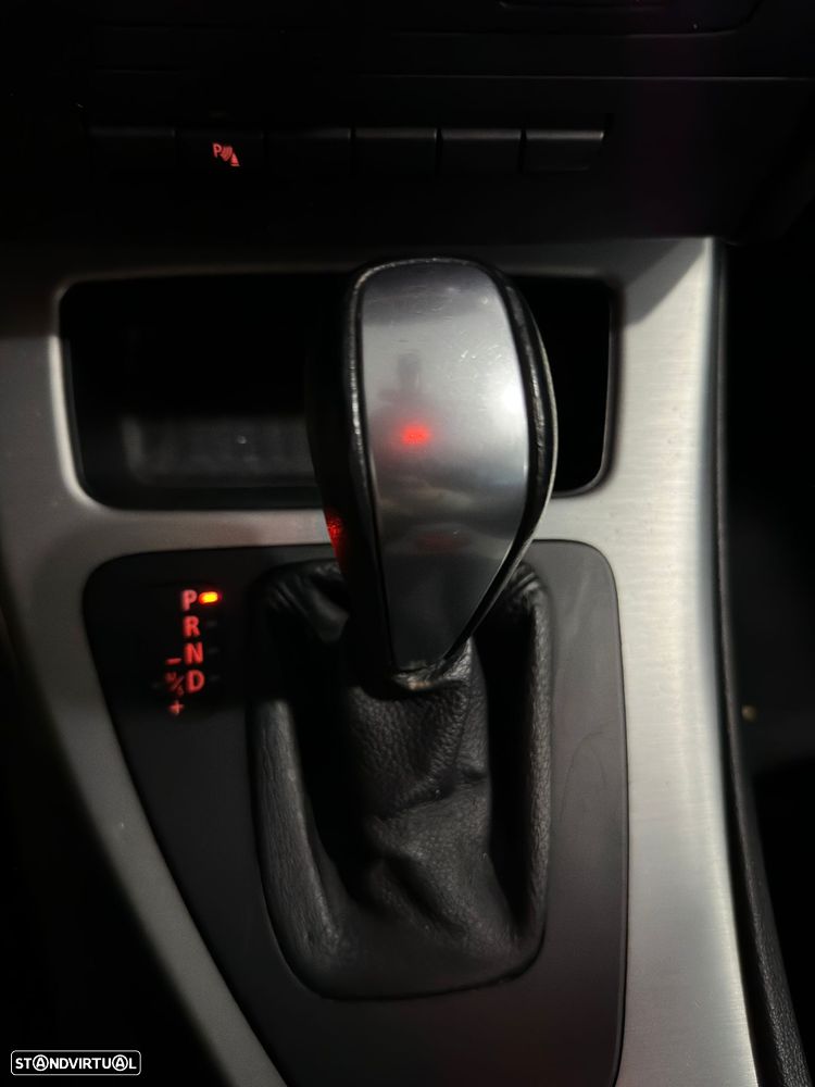 BMW 320 d xDrive DPF Aut. Edition Sport - 21