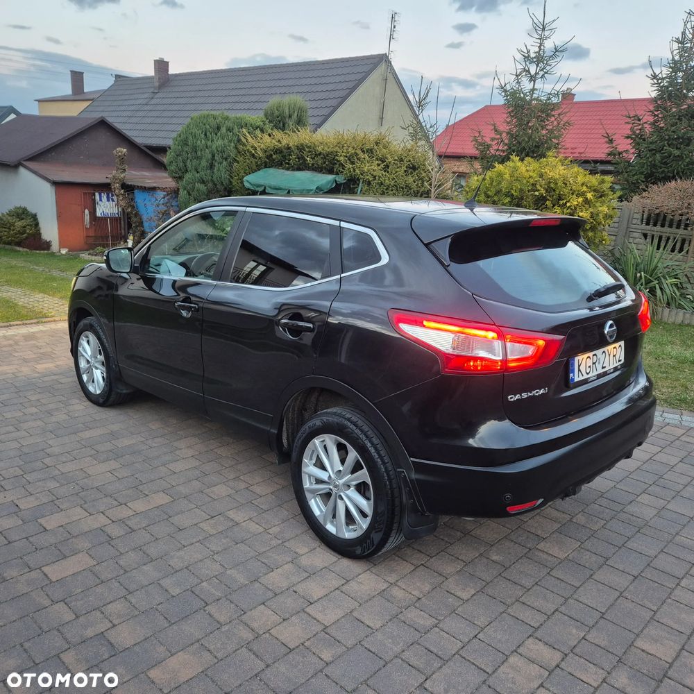 Nissan Qashqai 1.6 dCi 4 x 4 DPF Start/Stop tekna - 2