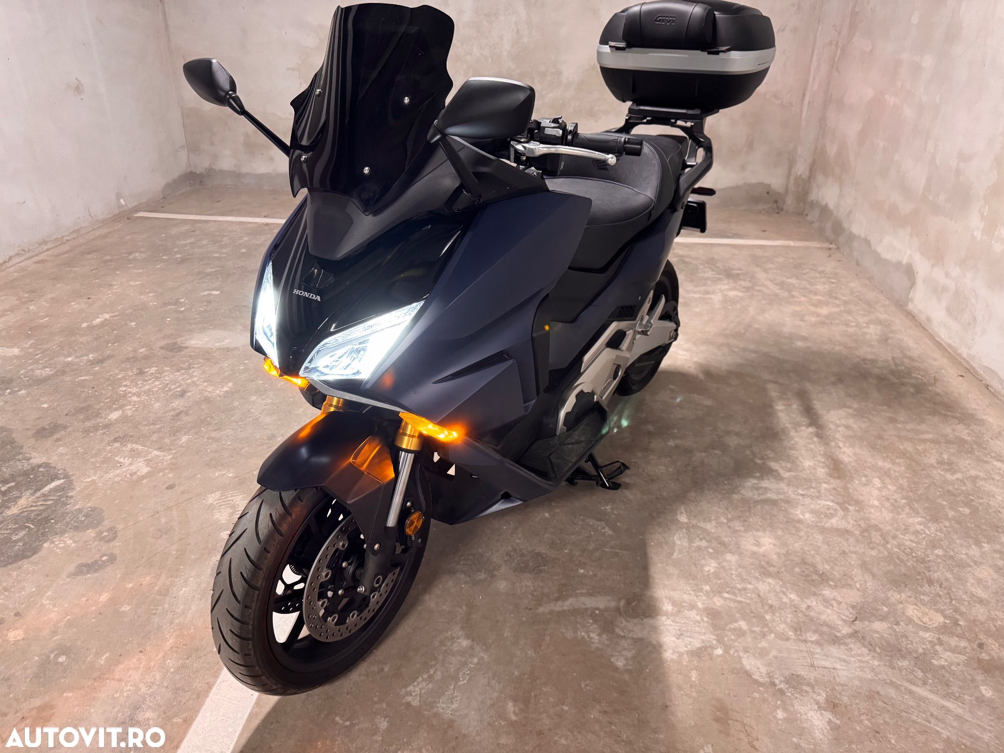 Honda Forza 750 - 1