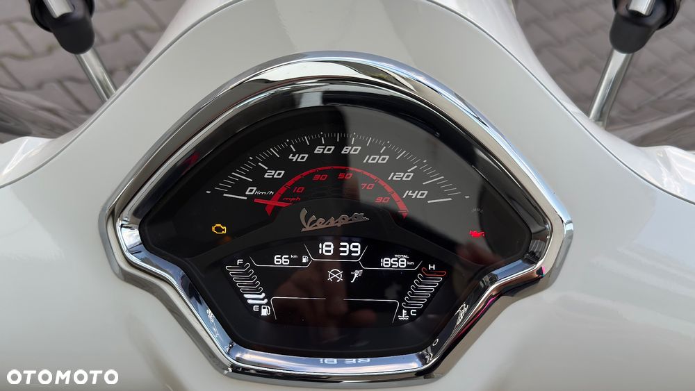 Vespa GTS - 12