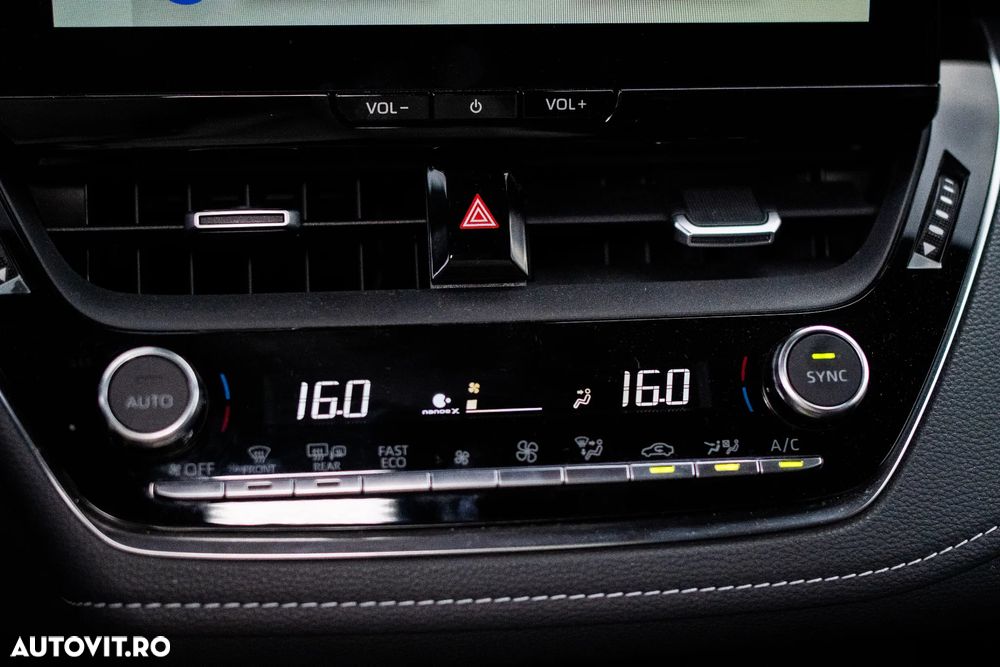 Toyota Corolla 1.8 HSD TS Exclusive - 32