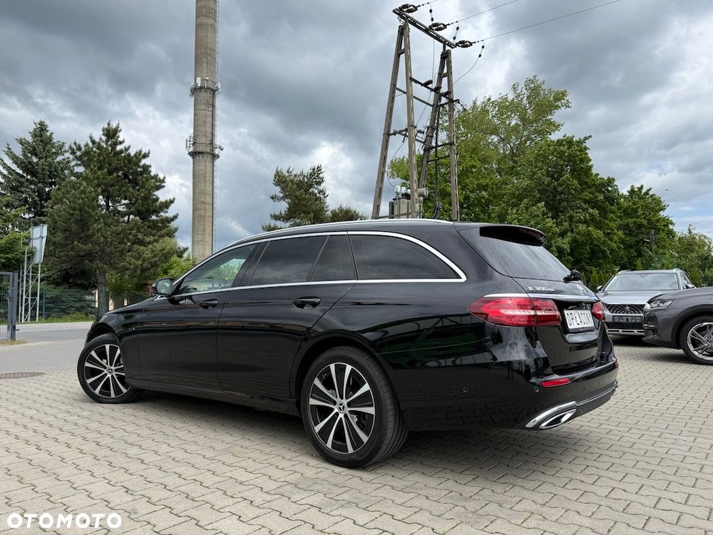 Mercedes-Benz Klasa E 300 de Business Edition - 6