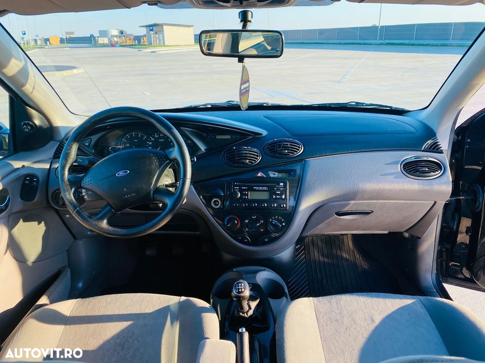 Ford Focus 1.6 16V Ghia - 19