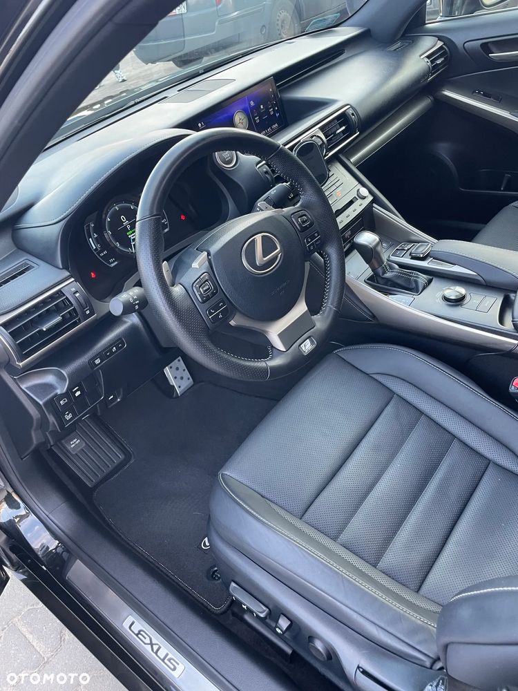 Lexus IS - 5