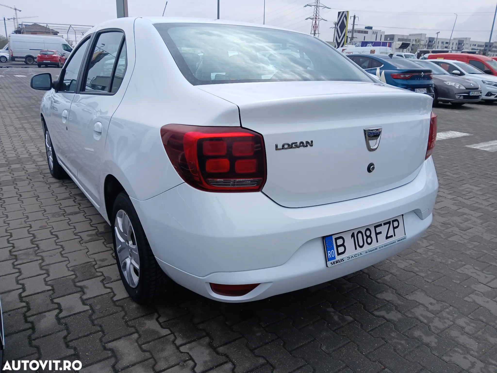 Dacia Logan 0.9 TCe Laureate - 4