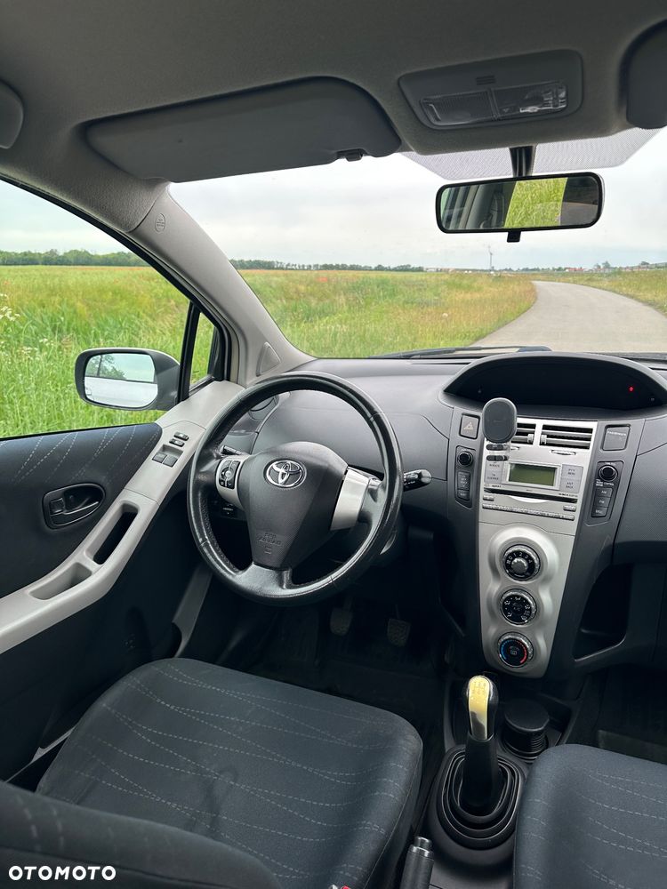 Toyota Yaris 1.3 VVT-i Sol - 8