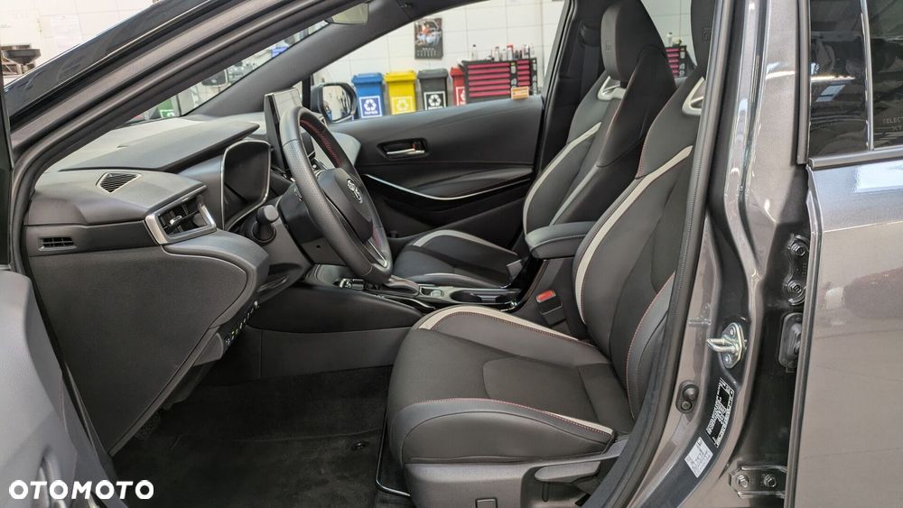 Toyota Corolla 1.8 Hybrid GR Sport Dynamic - 11