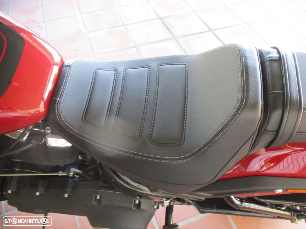 Harley-Davidson Softail 114 FAT BOB - 13