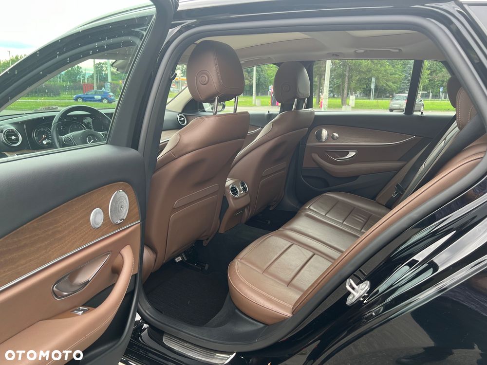 Mercedes-Benz Klasa E 220 d 9G-TRONIC Exclusive - 10
