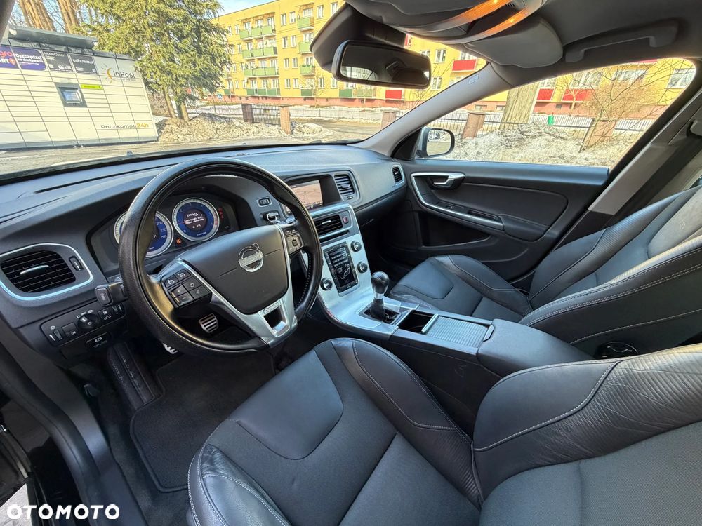 Volvo S60 D4 R-Design - 25