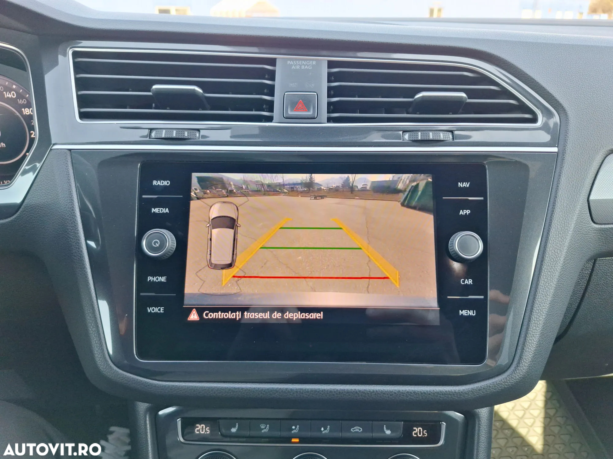 Volkswagen Tiguan - 26